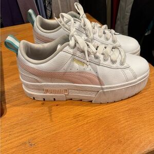 Puma Women’s Size 6 Sneakers Platform Walking Shoes Gently Used